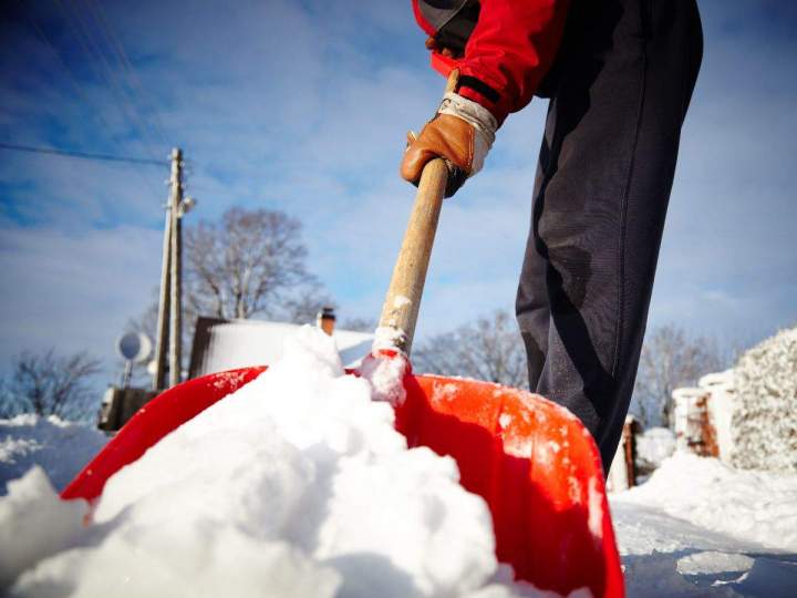 Service de déneigement par pelletage manuel Lavaltrie